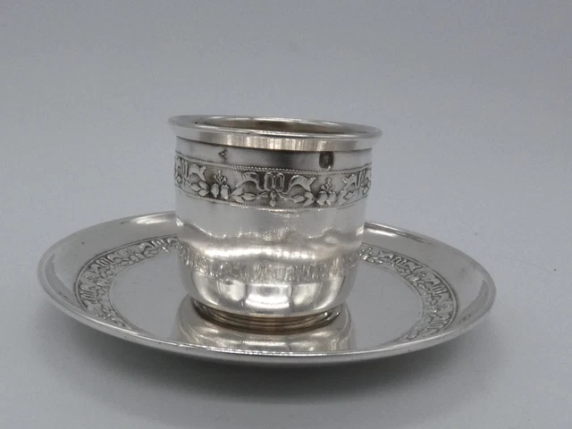 Tasse et sous Tasse en  ARGENT MASSIF Poinçon minerve 1er titre .