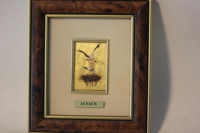 Tableau Chat Sur Feuille D’or 23K – Cadre Doré Strié – Reproduction