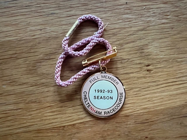 Cheltenham Racecourse Members Badge 1992-1993