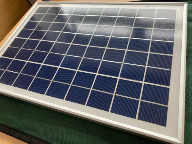 10 W 12V Rigid Solar Panel - Brand New Sample Panel with bag & stand