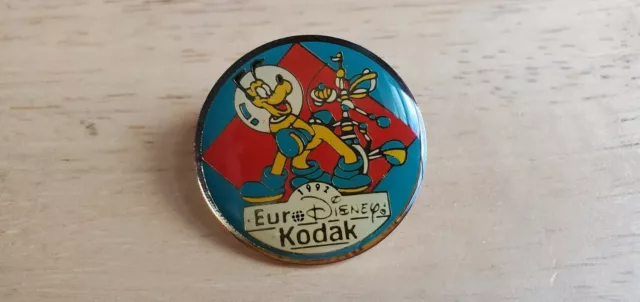 Euro Disney Resort Pluto Pin Button 1992 Tomorrowland Astronaut Eastman Corp