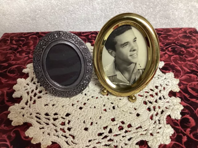 VTG 2 Mini Picture Frames One Is Metzke Pewter 1983 Other Brass Oval