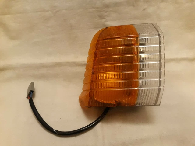 Feu Clignotant Avant Droit Pour Peugeot 604 - Marque SEIMA, Référence 11230 / 6301.26 - Neuf