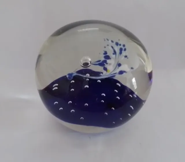 Round Clear glass paperweight With Blue Swirl, Blue Base + Clear Bubbles, VGood