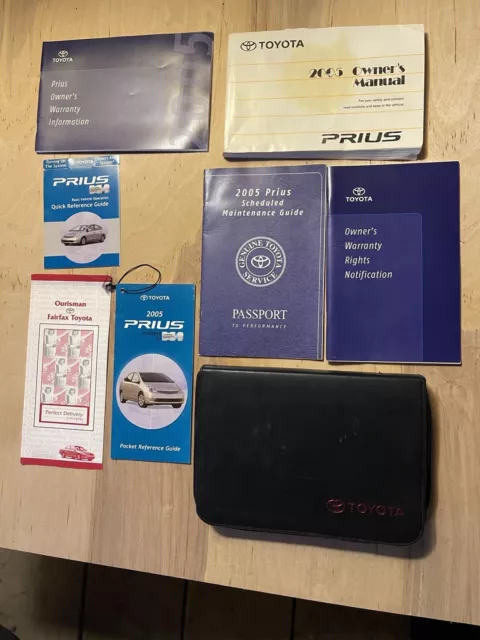 2005 Toyota Prius Owners Manual Users Guide Set with Case OEM