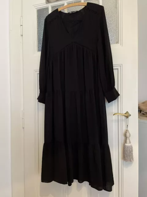 Maxi Kleid schwarz s 36 Volants neu Zara