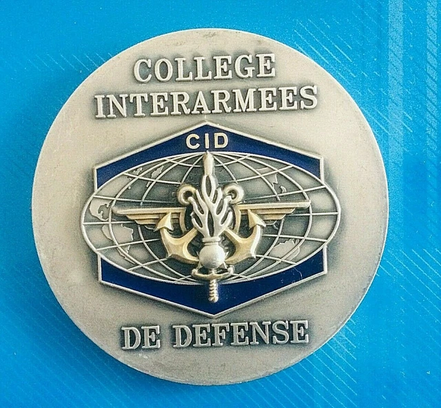 0305 JOLIE MÉDAILLE Militaire