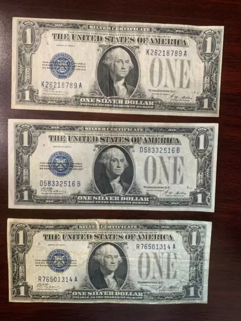 Lot of (3) 1928 $1 One Dollar Funnyback Silver Certificate Notes Higher Grade
