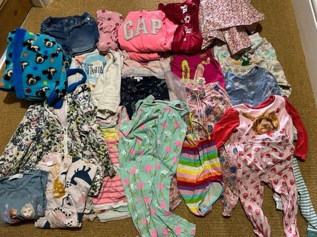 Massive bundle girls clothes aged 3-4 quality names Gap/M&S/H&M/Frozen/Next