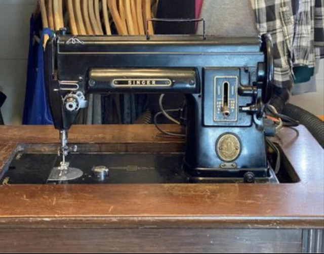 VINTAGE SINGER 301A Slant O Matic Sewing Machine + Power Cord + Pedal