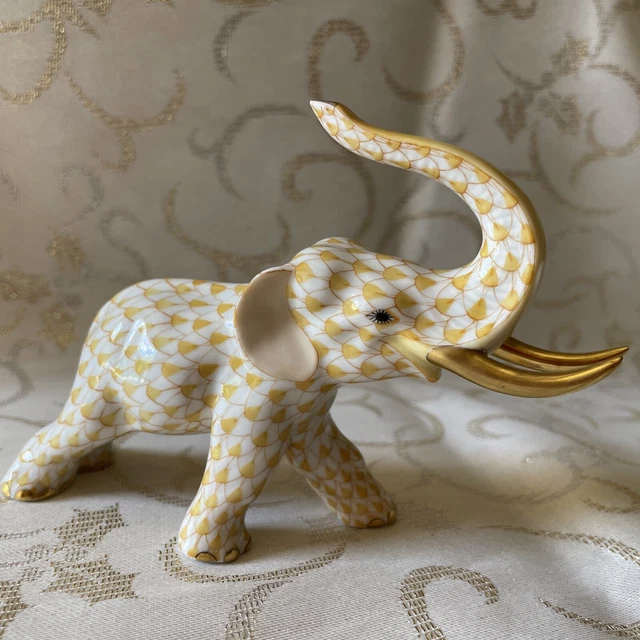 Herend Charging Elephant Figurine Butterscotch Fishnet 24K Gold Mint Condition