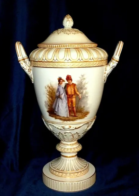 Fabelhafte, antike KPM Berlin Deckelamphore, sogenannte "Weimar Vase"   TOP !