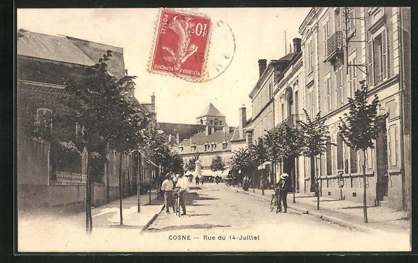 CPA Cosne, Vue en Rue du 14 Juillet 1918