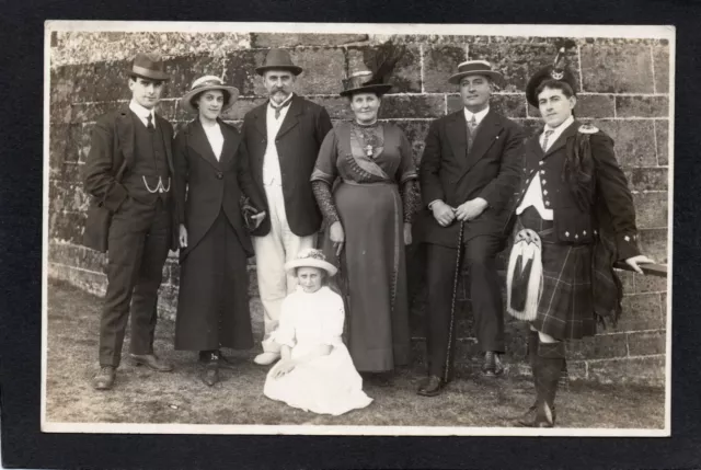 Postcard Southsea nr Portsmouth Hampshire smartly dressed fashion group RP