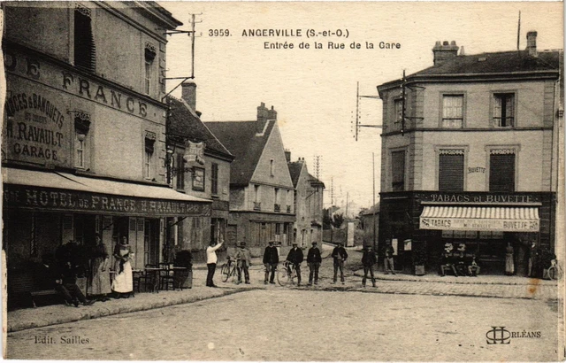 CPA Angerville Entree de la Rue de la Gare FRANCE (1371537)