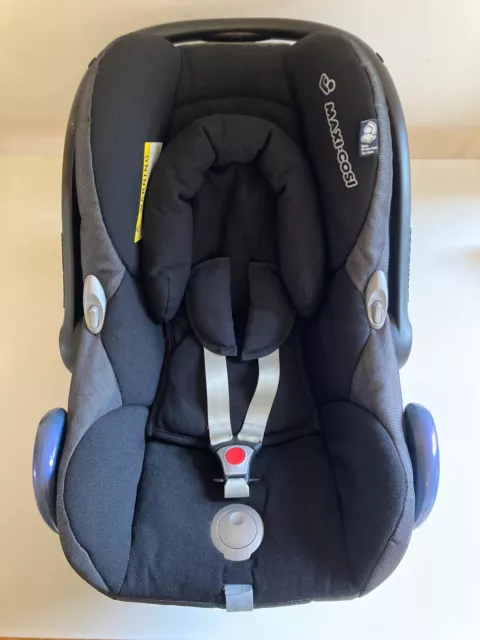 MAXI COSI CABRIOFIX CAR Seat with Newborn Insert Black 15.00