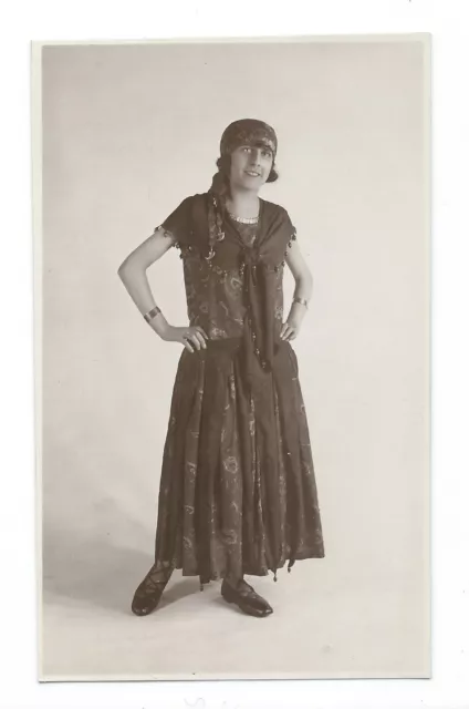 BM853 Carte Photo vintage card RPPC Femme mode fashion robe dress