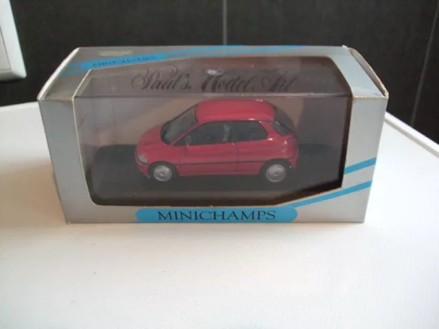 Minichamps in 1:43, ..  BMW E1 in rot und in OVP