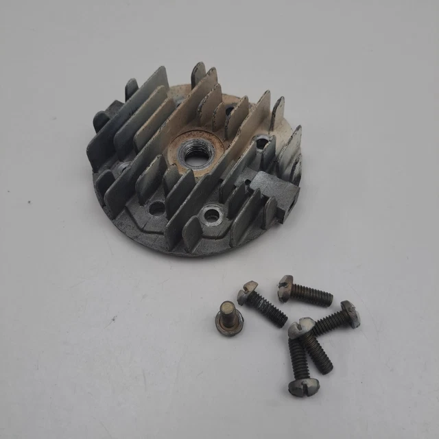 Sears Ted Williams 4.5hp Tecumseh Outboard Motor Cylinder Head & Bolts 2-1010-15