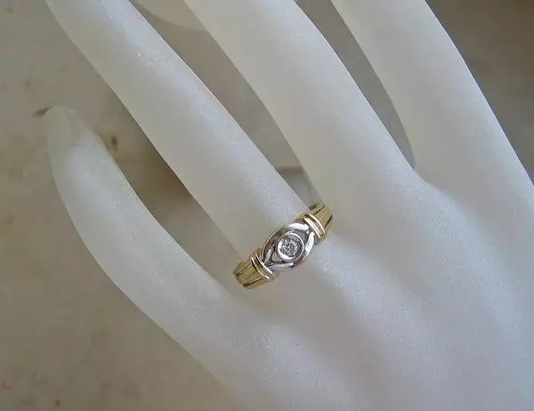 Brillantring*Ring mit Brillant Solitär 0,15 ct Diamond in aus 18kt 750 Gold Gr58