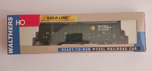 Walthers Ho Scale British Columbia Railway Thrall Door Box Car 932-7038