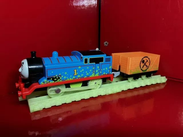 Glow In The Dark Thomas Trackmaster Thomas & Friends Motorised Battery Train