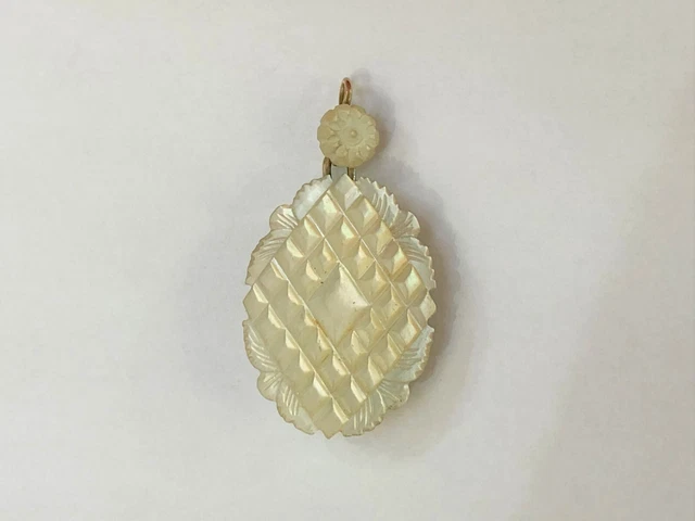 Pendentif Ancien Fin XIXe Siècle - Peinture Sur Nacre Multicolore - Bijou Vintage Rare Ref 5577