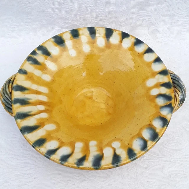 Poterie Savoyarde XIXème Plat rond à pois Terre cuite émaillée Diamètre