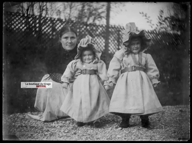 Plaque verre photo ancienne négatif noir et blanc 9x12 cm famille enfants jardin