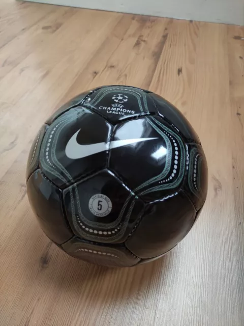 NIKE UEFA CHAMPIONS League 2000 Geo Vitesse Match Ball Rep