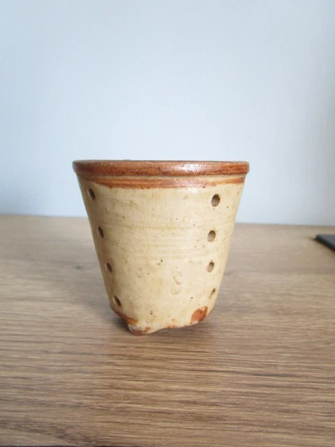 PETIT POT A Faisselle Egouttoir Tripode Anciens En Terre Cuite ...