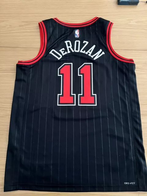 LARGE - Chicago Bulls - DeMar DeRozan #11 - NBA  Jersey