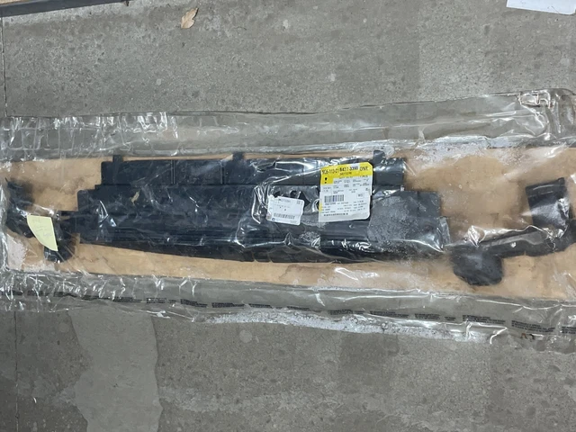 2018-2021 EQUINOX LOWER Radiator Air Deflector Baffle New Gm # 84273390
