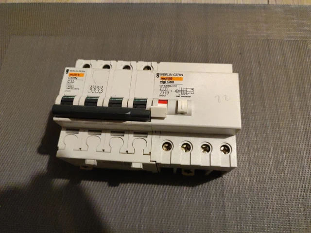 Disjoncteur Différentiel Merlin Gerin 300mA 4P 20A Courbe C - Occasion Testé