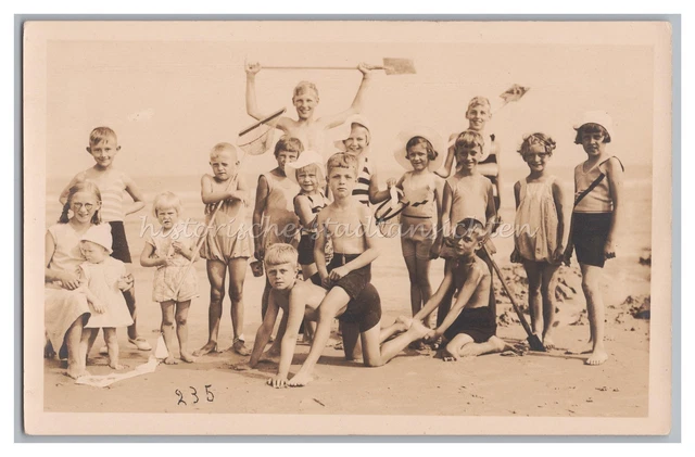 Tolles Foto von Kindern am Strand - Freizeit Bademode - Altes Foto 1930er
