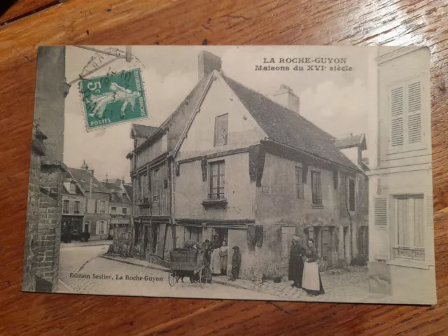 CPA - 95 - La Roche Guyon - 16th century house - lively -