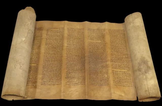 TORAH SCROLL BIBLE VELLUM MANUSCRIPT 300-350 YRS OLD MOROCCO COMPLETE Leviticus