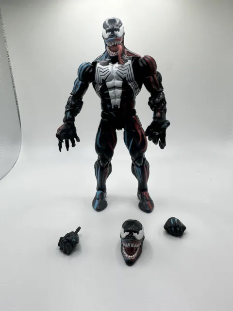 Hot Spider-Man Marvel Legends Retro Venom Pulsecon HASCON Action Figure (HASBRO)