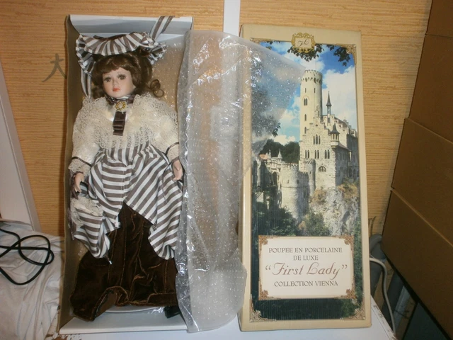 Poupées en porcelaine, les royales