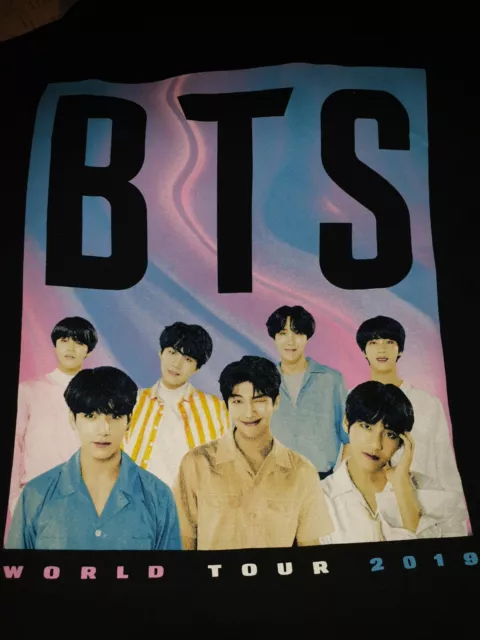 Official BTS logo World Tour  T-Shirt group photo new l large