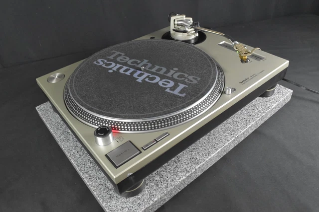 Technics SL-1200MK5 Silver direct drive DJ turntable in Very Good condition.