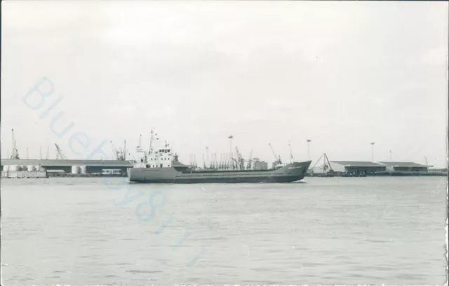 Irish Mv Arklow castle off gravesend 1989 ship photo outbound