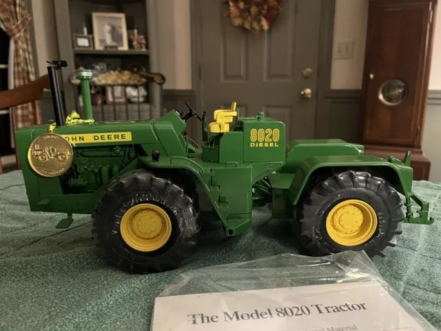 1:16 Ertl John Deere 8020 - 4WD - Precision Series #22 - No Box