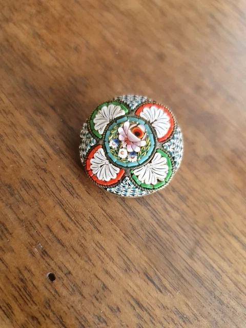 Broche vintage italienne en micro-mosaïque – Forme Mandoline