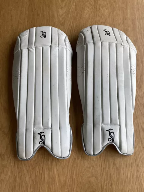 Kookaburra Kahuna adult wicket keeping pads cricket