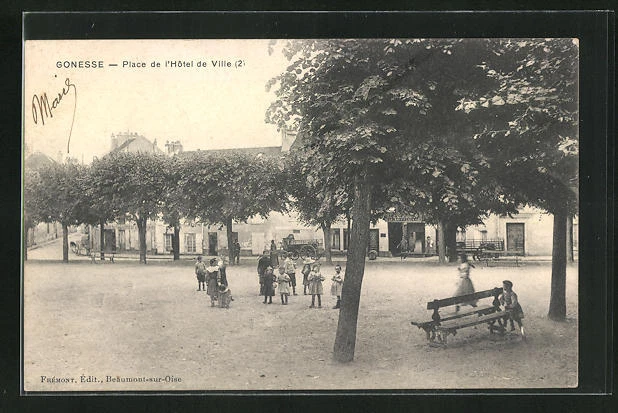CPA Gonesse, Place de l´ Hôtel de Ville