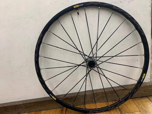 Mavic Ksyrium Elite UST CL Disc Tubeless 700C Grey HUB Front Wheel, NEW!!!!! Mavic Ksyrium Elite UST CL Disc Tubeless 700C Grey HUB Front Wheel, NEW!!!!!