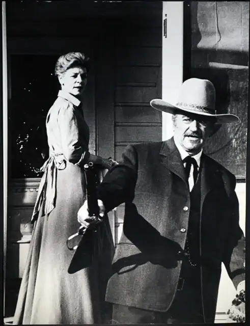 Vintage Press Photo John Wayne Lauren Bacall Film The Shootist FT 683 - print