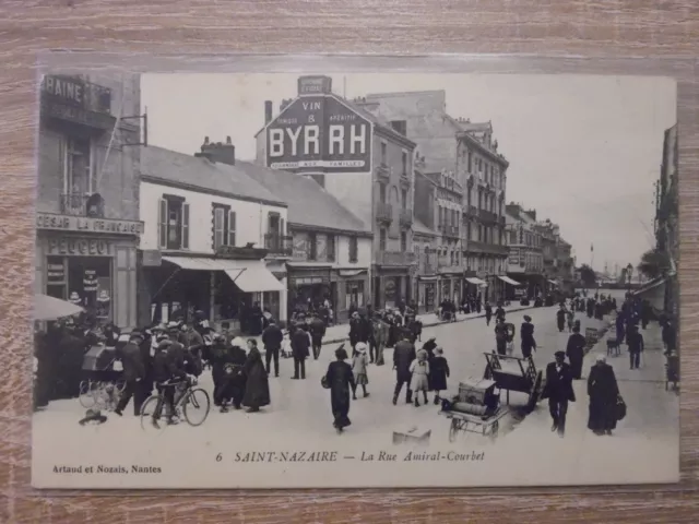 CPA - Saint-Nazaire - La rue Amiral-Courbet