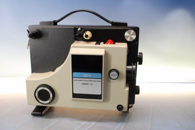 Proyector de Películas 8 mm. Nera 3000S Dualmat Film Projector.